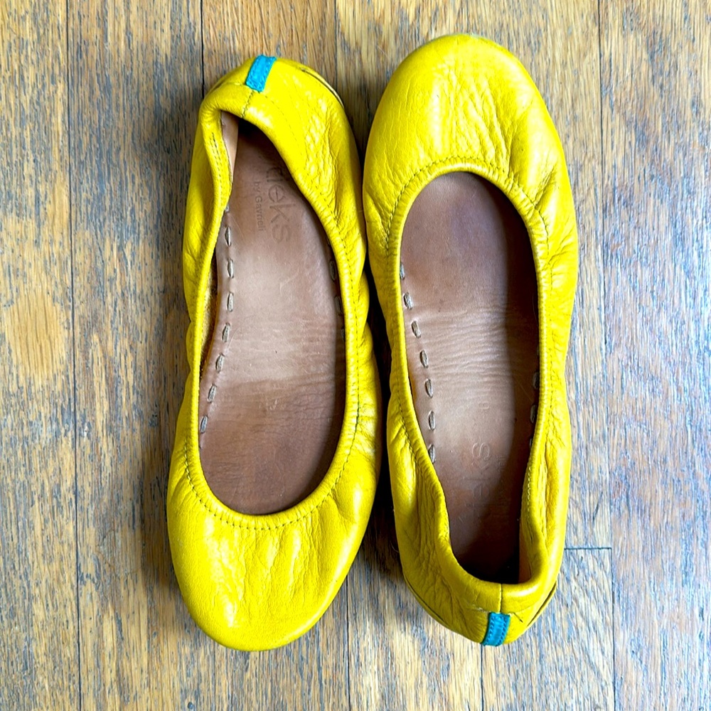 Gently worn Tieks - mustard yellow, size 6
